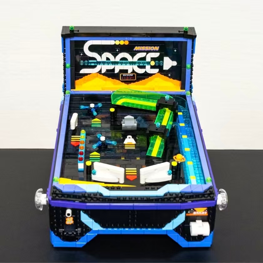 2274ピース 玩えるレトロゲーム機 アーケード宇宙飛行士ピ - Retro Gaming Lego のレビューと価格