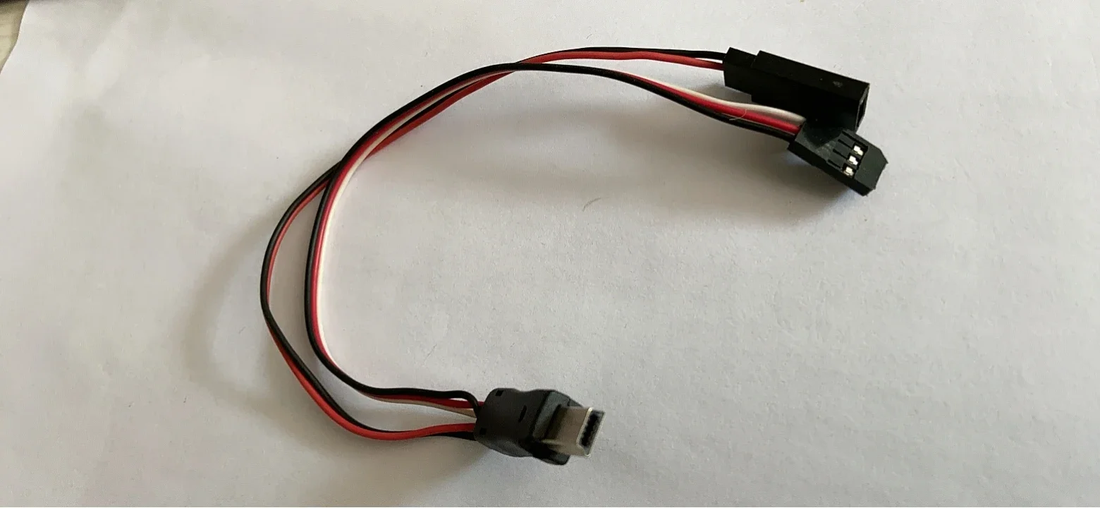 FPV AVミニUSB出力ケーブル電源（JR Futabaサ - Composite Rca Cable のレビューと価格